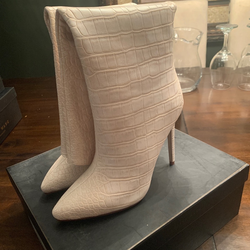 Azalea Wang White Heeled Boots